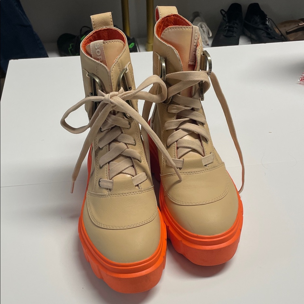 Sorel Caribou Waterproof Orange and Tan High-Top Women's Shoes